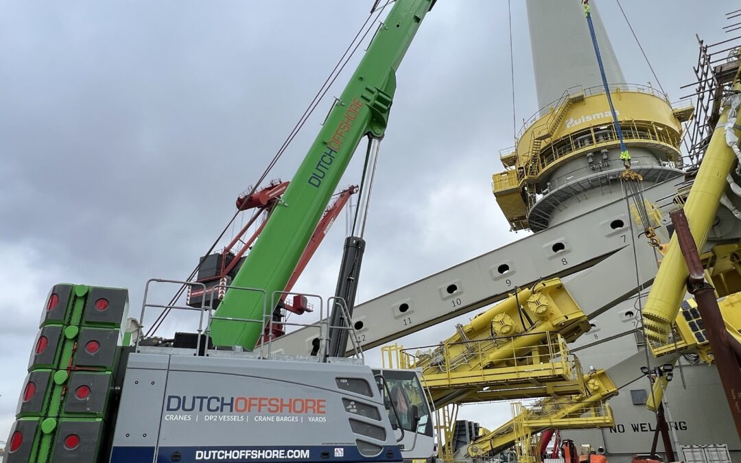 120 tons telescopic 6113 – USA wind Parcs Mounted on BOKALIFT 1/2